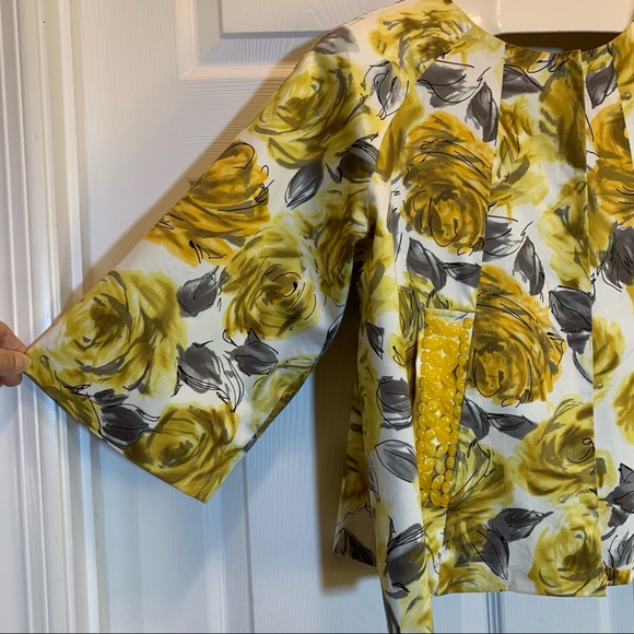 Appraisal White w/ Gold Roses Swing Jacket Size L - Picture 3 of 7